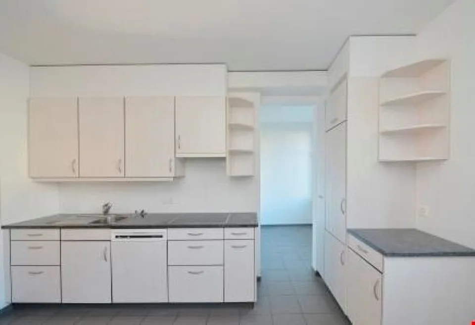 grosszügige 3-Zimmerwohnung (93 m2) mit Gartenanteil