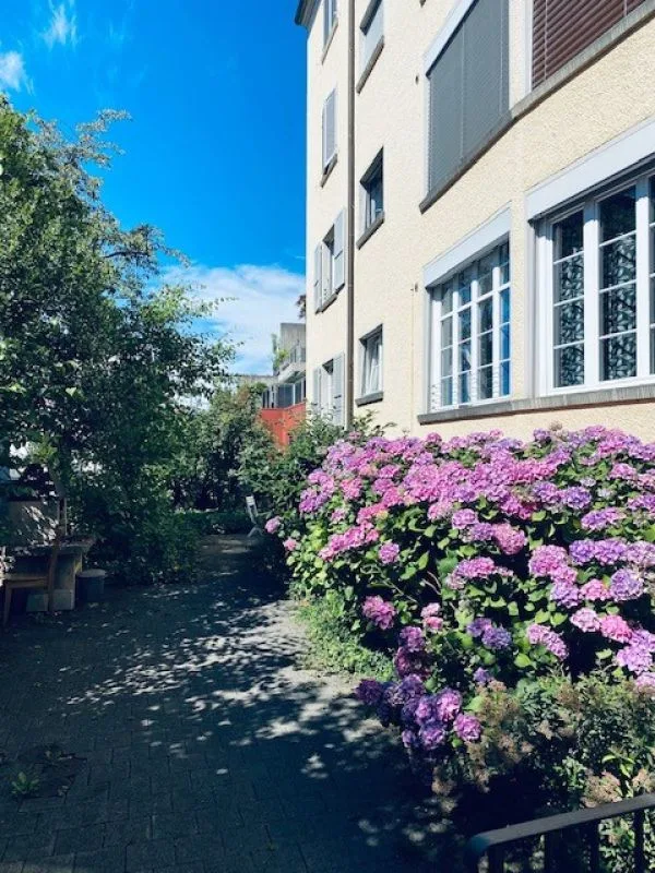 grosszügige 3-Zimmerwohnung (93 m2) mit Gartenanteil