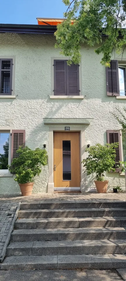 **MAISONETTE-WOHNUNG mit DACHLOGGIA und Weitsicht mitten im Zentrum von Herblingen***KLIMATISIERT***