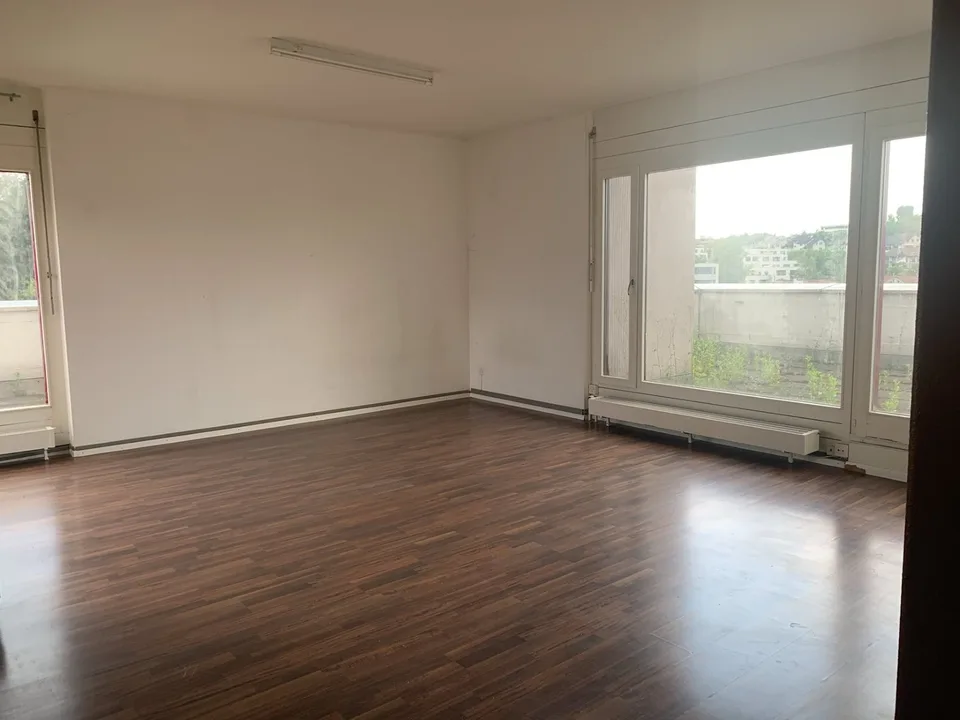 Zentrale, Ruhige, Wohnung mit 100m2 Dachterrasse