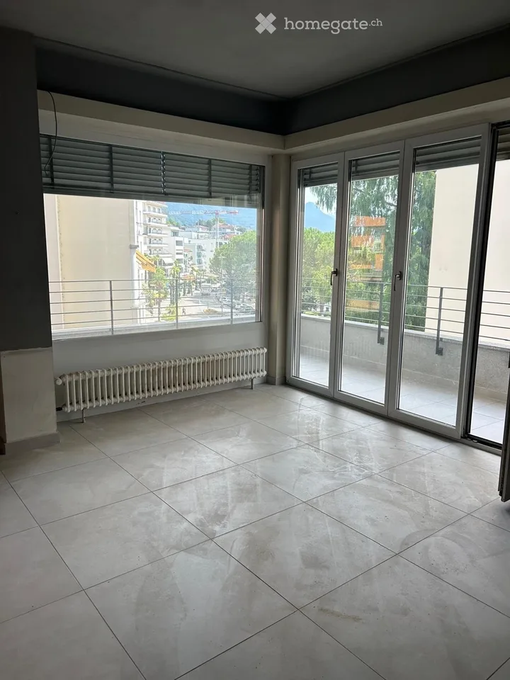 APPARTAMENTO A MURALTO COMPLETAMENTE RINNOVATO