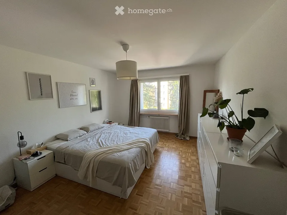 Bright, Modern 4-Room Apartment with Balcony