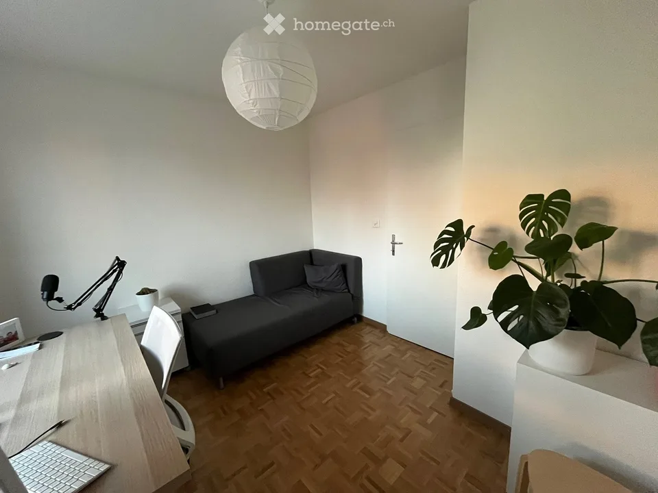 Bright, Modern 4-Room Apartment with Balcony