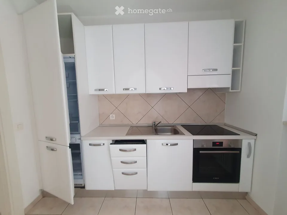 Modern und helles 2.5-Zimmer-Wohnung in Chiasso, sofort verfügbar