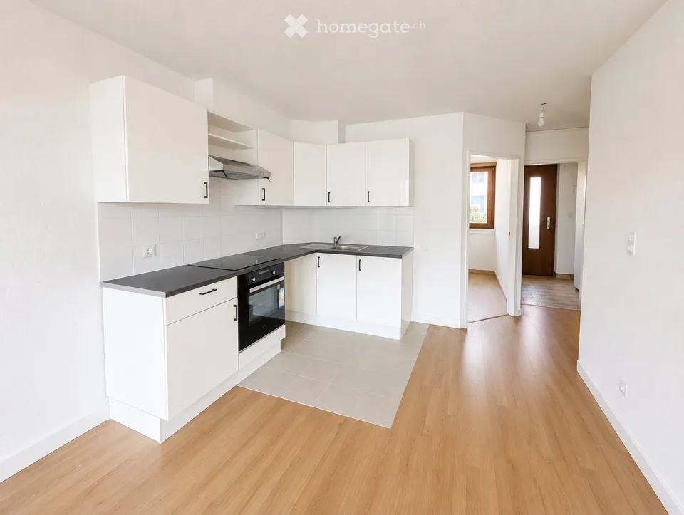 NEUCHÂTEL, TWO SUNNY ROOMS WITH BALCONY CLOSE TO TRAIN STATION