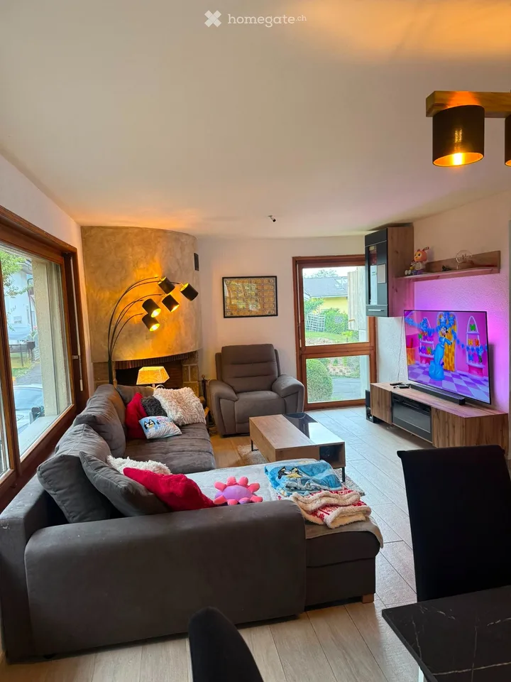 Villa 5.5 pièces rénovée, entre ruisseau et forêt