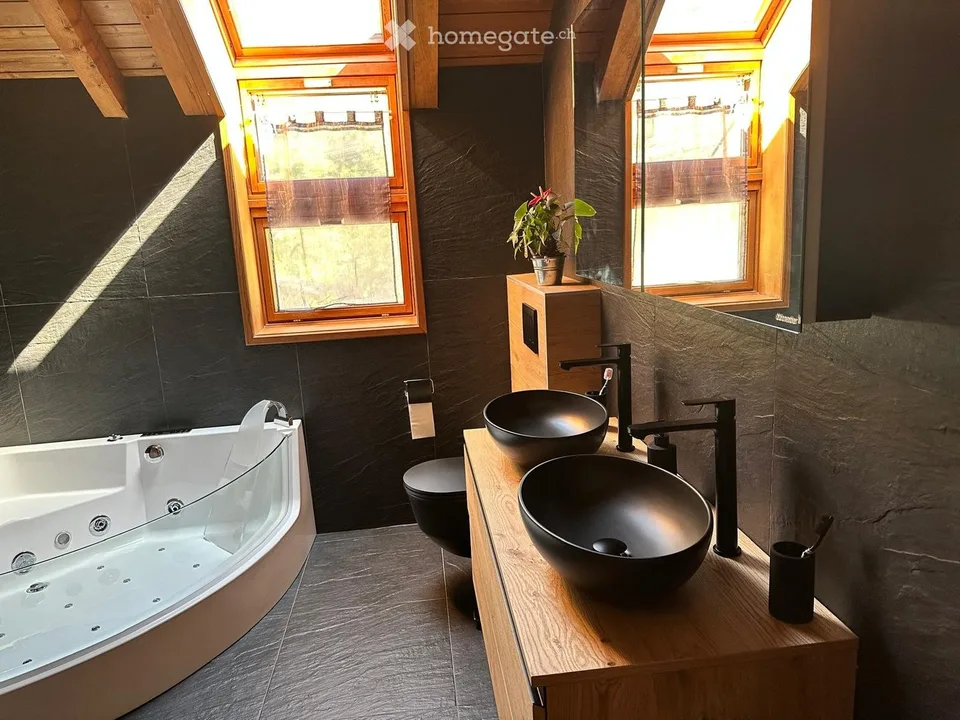 Villa 5.5 pièces rénovée, entre ruisseau et forêt