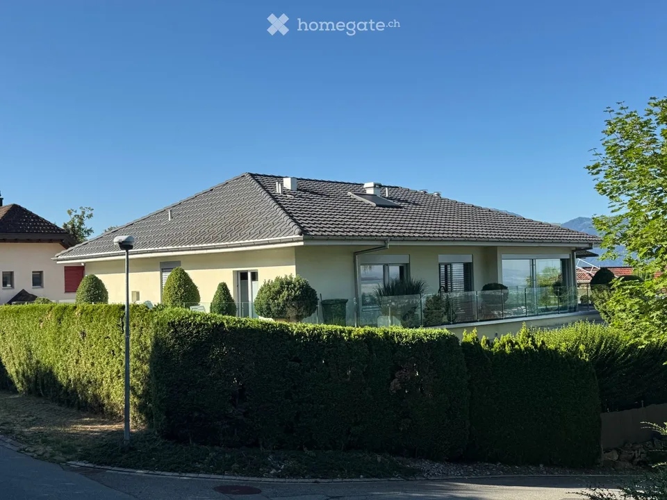 5 1/2 Duplex Attika mit 6 Garagenplätzen