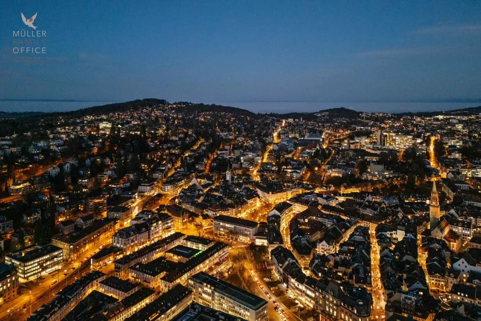 Le penthouse Rosenberg - une propriété de luxe architecturale unique au-dessus des toits de St. Gallen