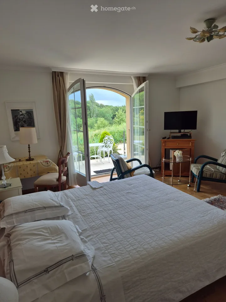Chambre meublée de 25m² à louer à Genolier  Confort, calme