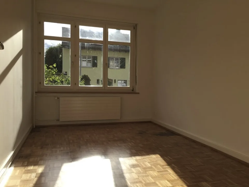 Attraktive 3.5-Zimmerwohnung mit Balkon an ruhiger Lage