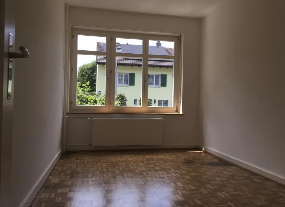 Attraktive 3.5-Zimmerwohnung mit Balkon an ruhiger Lage