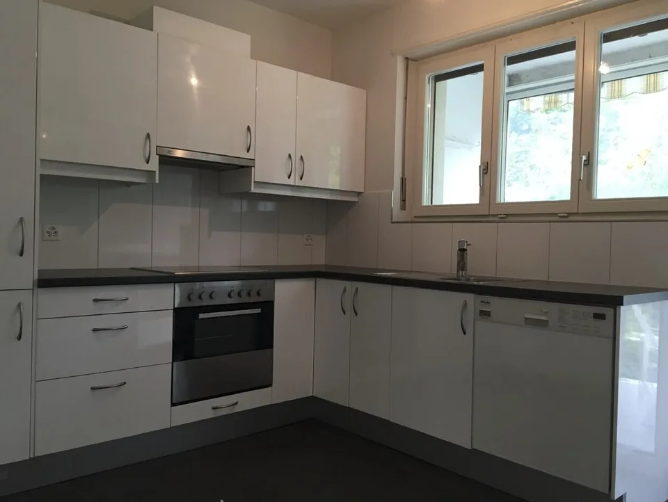 Attraktive 3.5-Zimmerwohnung mit Balkon an ruhiger Lage