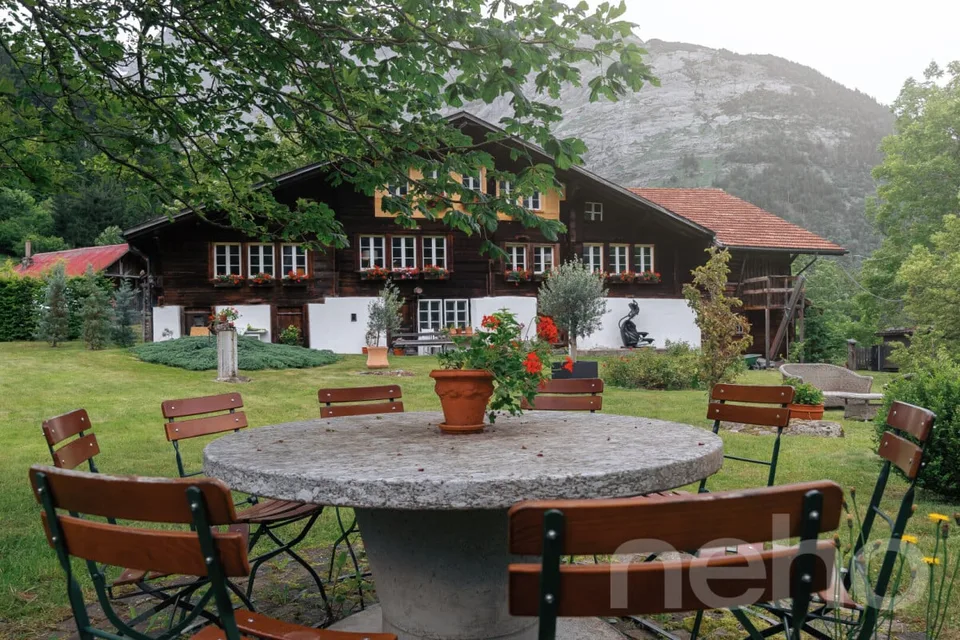 Historisches Bauernhaus mit Ferienwohnung und Bergpanorama