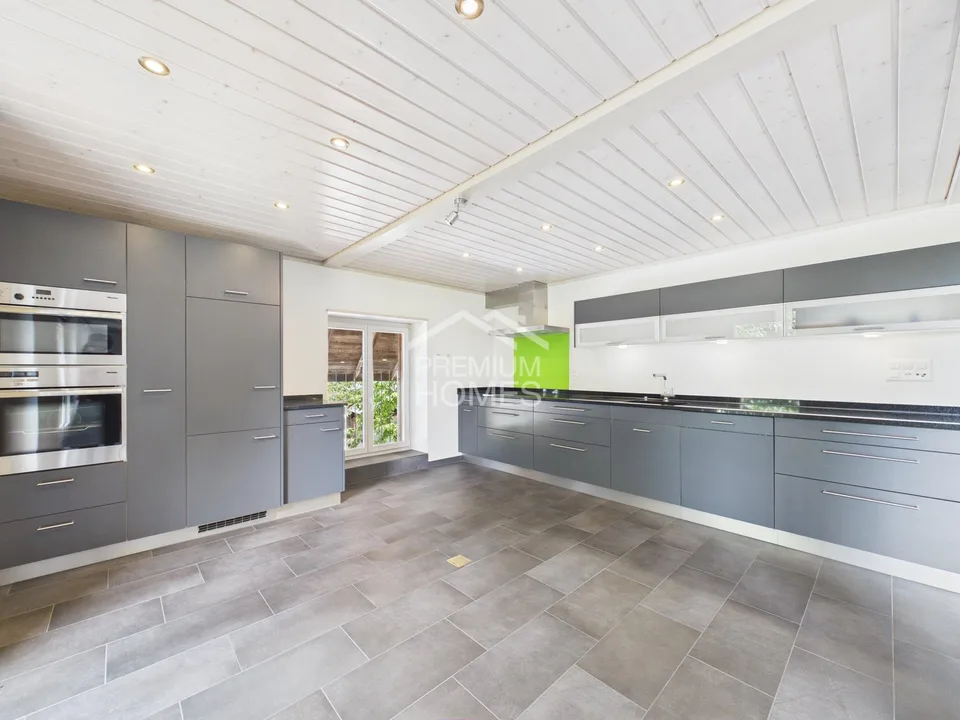 Modernes Zuhause mit viel Raum und Komfort