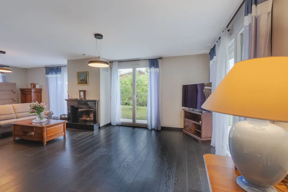 Casa indipendente ad Allaman, vicino al lago e alla foresta – 6,5 locali con giardino