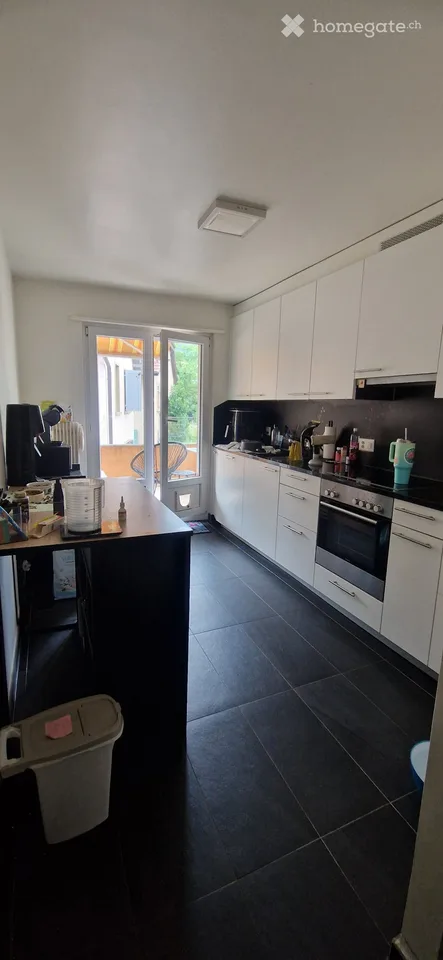 Charmant appartement de 2,5 p. avec balcon + vue à St-Blaise