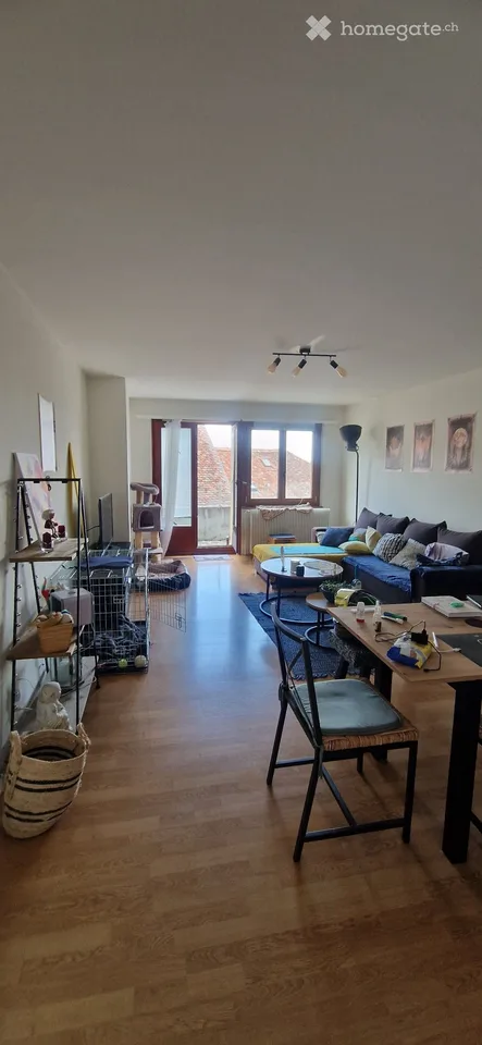 Charmant appartement de 2,5 p. avec balcon + vue à St-Blaise
