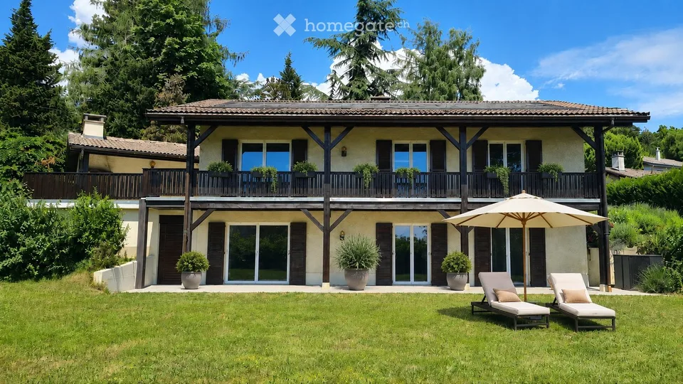 Belle maison récemment rénovée de 8.5 pcs avec grand jardin