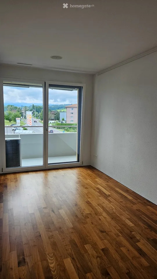 Moderne 3.5-Zimmer-Wohnung mit Seeblick & Wintergarten
