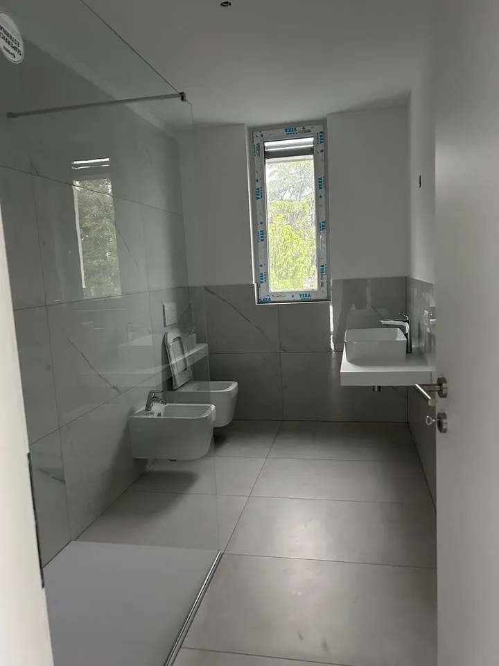 Modern and Comfortable 4.5-Room Apartment in Vacallo: Space, Luxury and Comfort