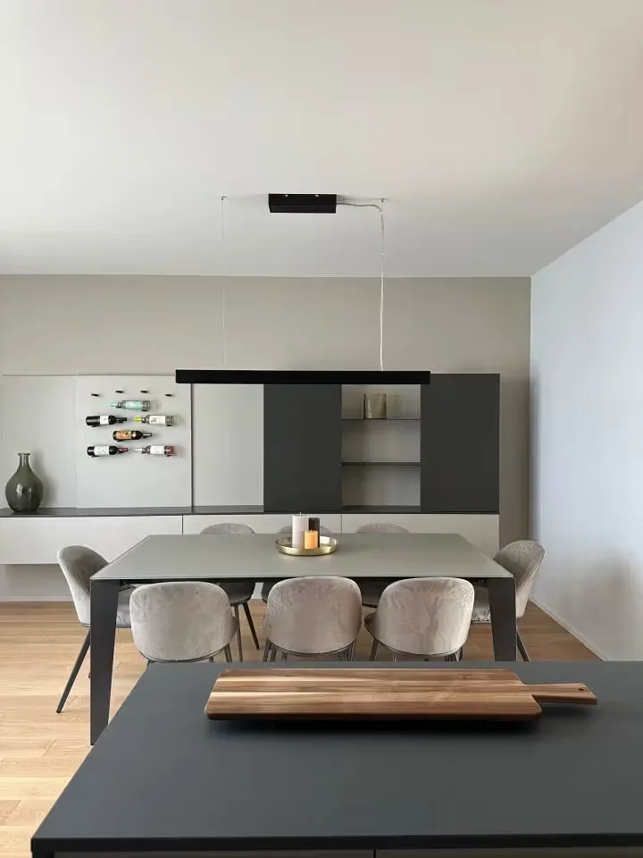 Dachgeschoss-Duplexwohnung, möbliert, mit Seeterrasse in Lugano-Zentrum
