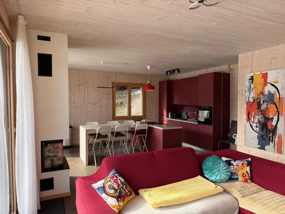Moderne 5.5 pièces - élégante maison mitoyenne Minergie, au c?ur de Lens