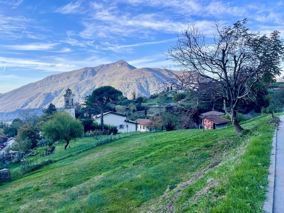 Bauland mit Seeblick zum Verkauf