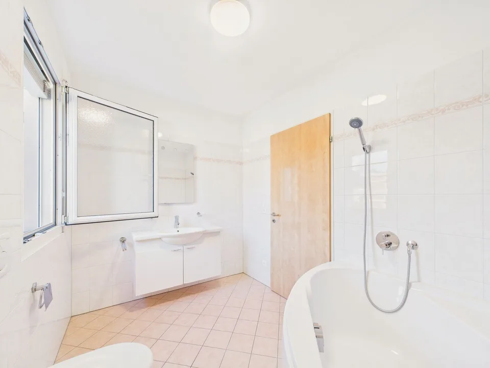 Elegante appartamento di 4.5 locali con vista panoramica e doppia terrazza ad Agno
