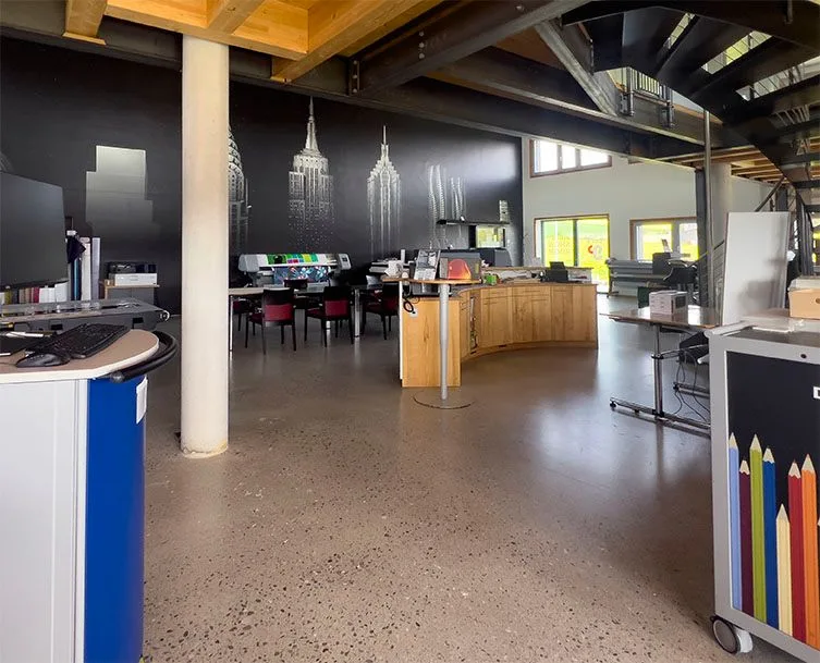 Espace commercial polyvalent à Jegenstorf : Showroom Heller d'environ 238 m²