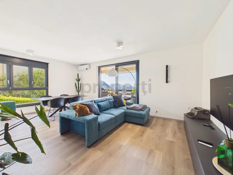 Elegantes 3.5-Zimmer-Wohnung mit Seeblick und internem Parkplatz, Aldesago