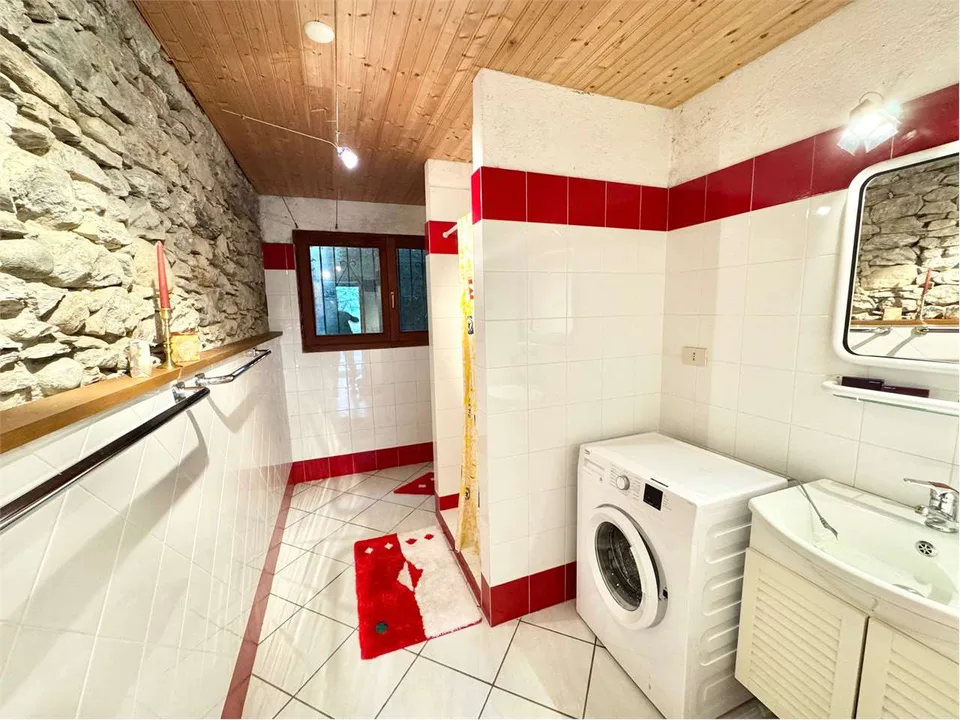 Grande e curata casa di campagna in posizione tranquilla e soleggiata, – foto 8 di 13