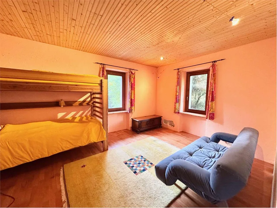 Grande e curata casa di campagna in posizione tranquilla e soleggiata, – foto 6 di 13