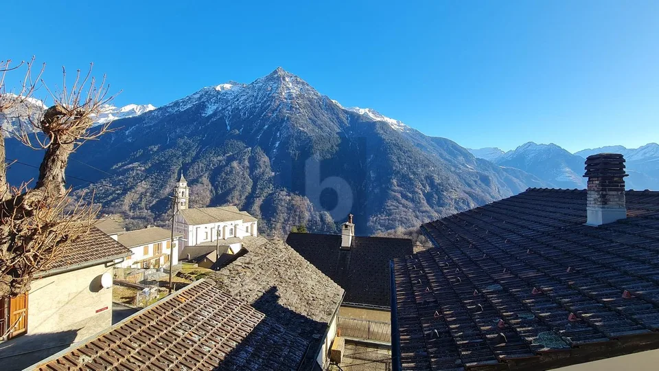 SPAZIOSA E SOLEGGIATA CON VISTA SULLE MONTAGNE