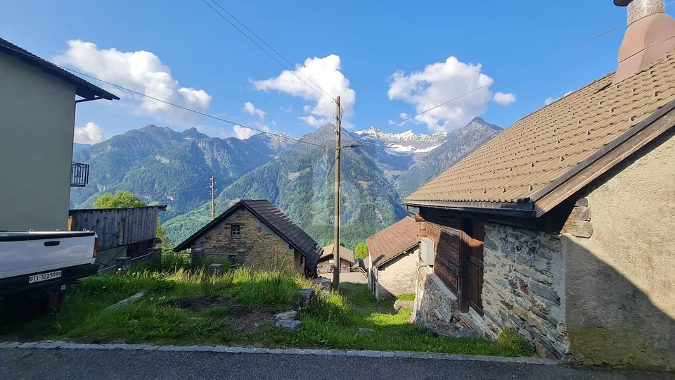 SOLEGGIATO, IN POSIZIONE TRANQUILLA
