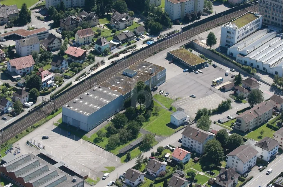 10 - 300 PLACES DE STATIONNEMENT EXTÉRIEURES DISPONIBLES