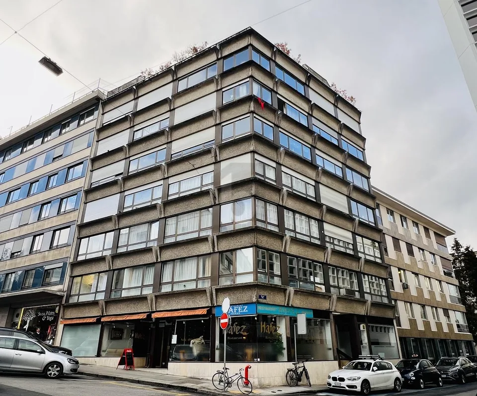 BEL ESPACE DE TRAVAIL AU CENTRE VILLE À SOUS-LOUER