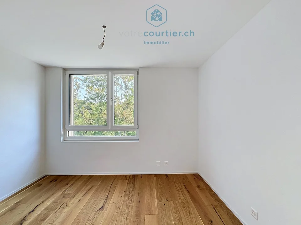 Villa contemporanea nuova con tetto a due spioventi e giardino - disponibile subito – foto 22 di 26