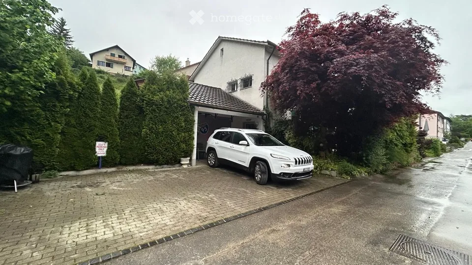 Charmante Doppelhaushälfte zur Miete in Laufen (BL)