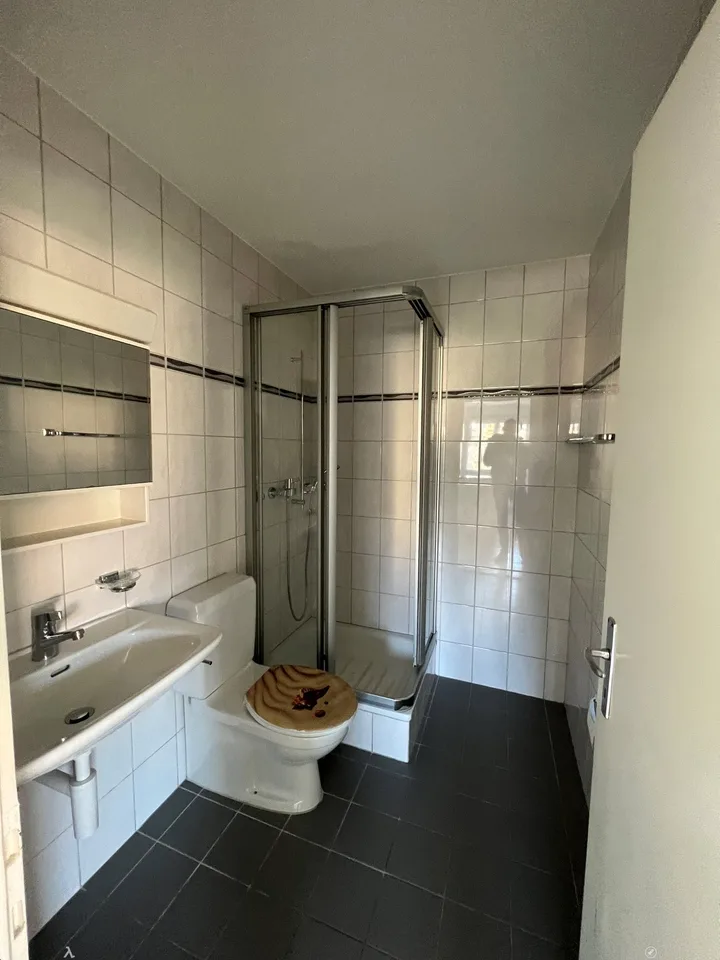 Moderne 2.5-Zimmerwohnung mit Balkon & Gartenblick – ab 1. November in Biel