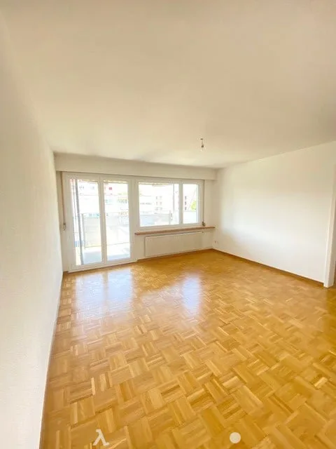 Moderne 2.5-Zimmerwohnung mit Balkon & Gartenblick – ab 1. November in Biel