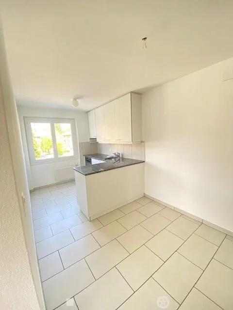 Moderne 2.5-Zimmerwohnung mit Balkon & Gartenblick – ab 1. November in Biel