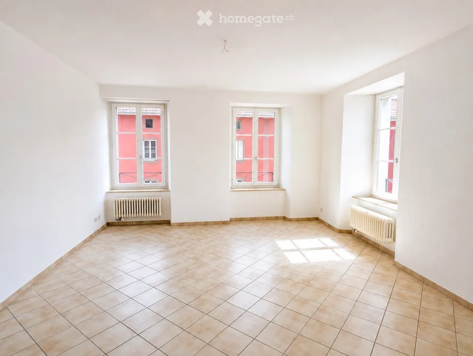 Schönes 3-Zimmer-Apartment mit viel Licht im Zentrum von Le Locle