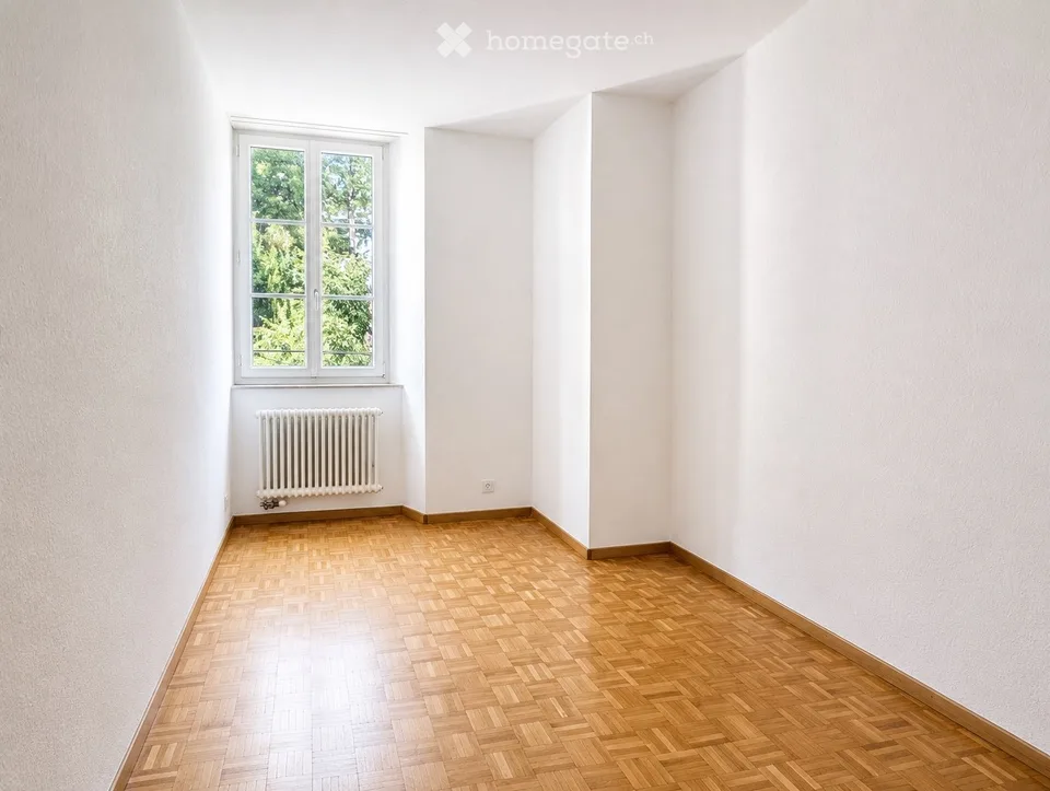 Schönes 3-Zimmer-Apartment mit viel Licht im Zentrum von Le Locle