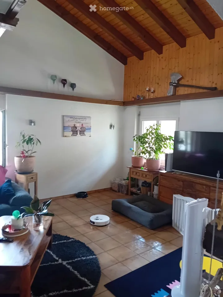 Appartement Duplex 5.5 Pièces à Susten à Louer