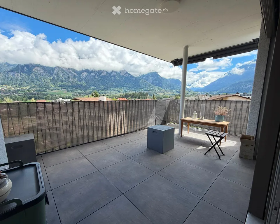 Appartement spacieux 4,5 pièces à Cazis – Construction neuve moderne avec vue imprenable