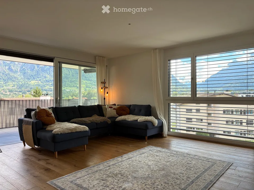 Appartement spacieux 4,5 pièces à Cazis – Construction neuve moderne avec vue imprenable