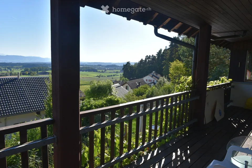 Calme, lumineux, vue grandiose, grand jardin, disponible à partir du 01.10.26 ou sur arrangement