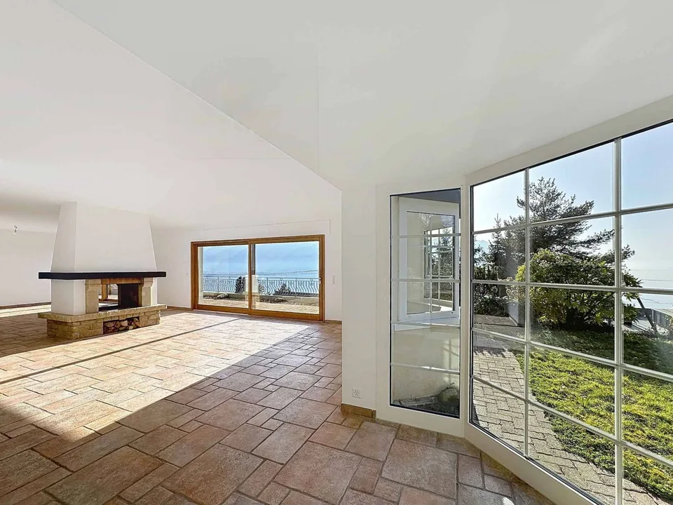 4,5 locali di 147 m2 con grande terrazza e giardino privato