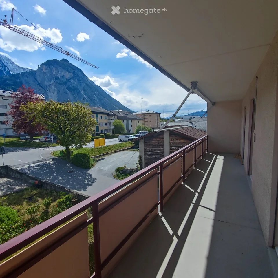 Attractive 4.5-room apartment with mountain panorama in Susten